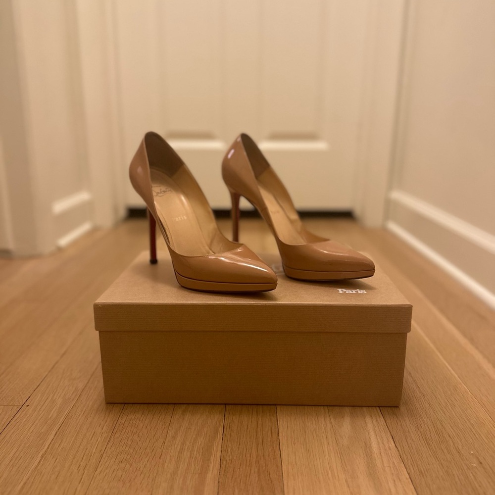 Christian Louboutin Pigalle patent leather pump
